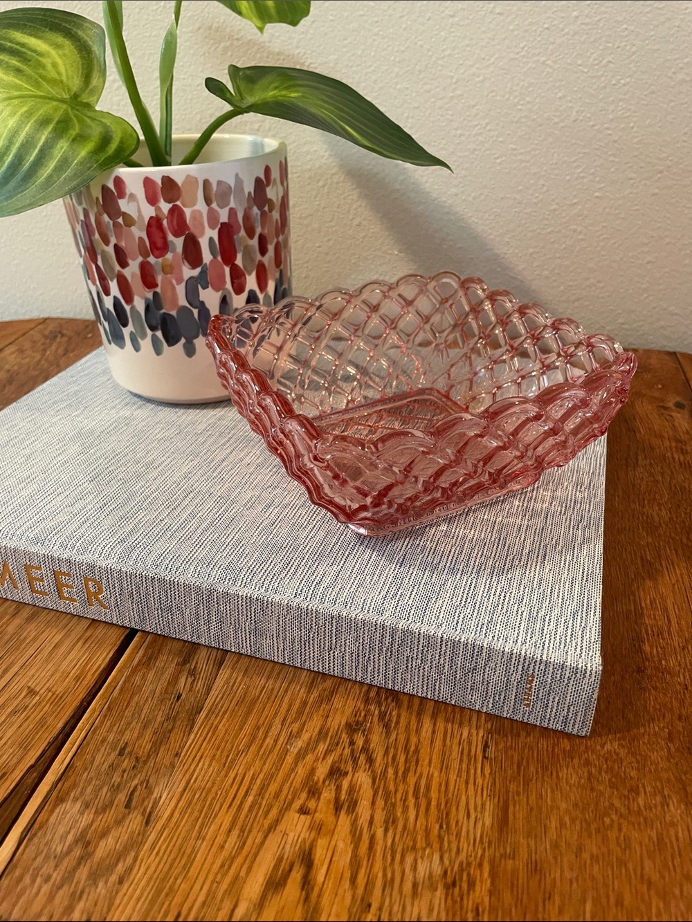 Vintage L.E. Smith Glass Pink Art Glass–Diamond Lattice Pattern–Handmade USA– 6"